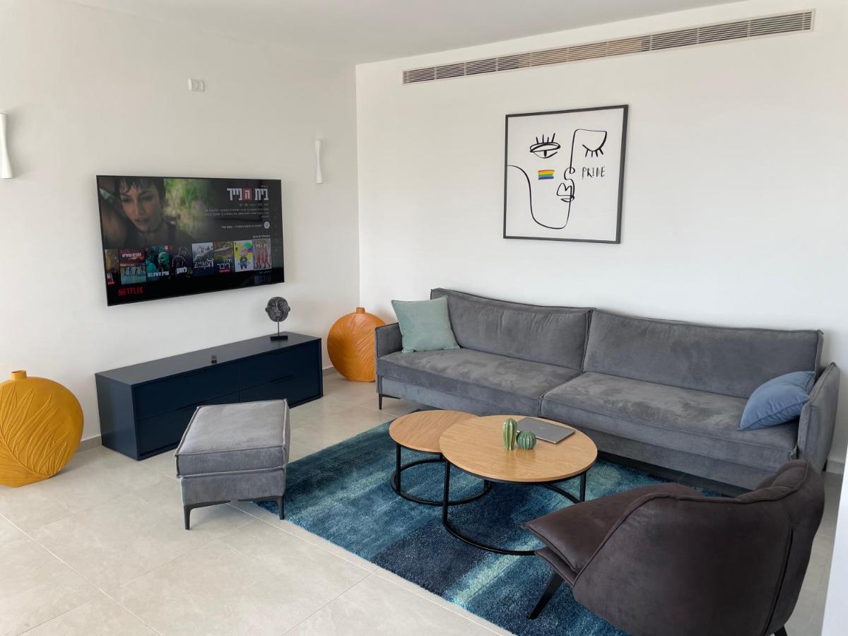 #דירת יוקרה על הים Sunset Beach Apartment# Givat Olga Buitenkant foto